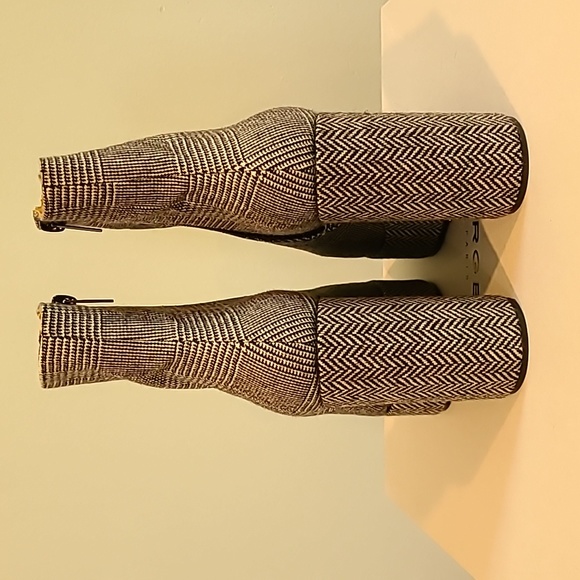 New without tags Clergerie Paris Belent Platform Boot sz 8 Gray Houndstooth - Picture 3 of 10